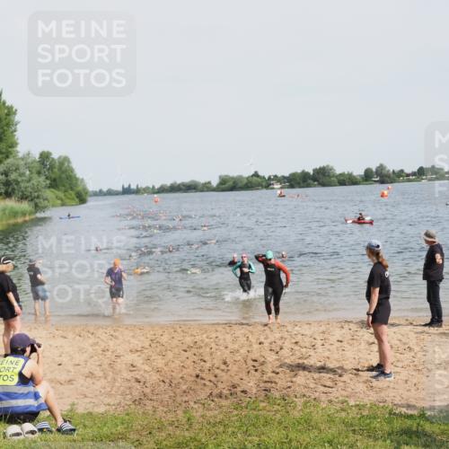 21.06.2025 - 27. Vierlanden-Triathlon MichiJ http://msf.ph/oto/8013478 15.06.2026 10:15:30 Schwimmen 508, 511, 542, 554, 579, 613, 620, 631 meine-sportfotos.de