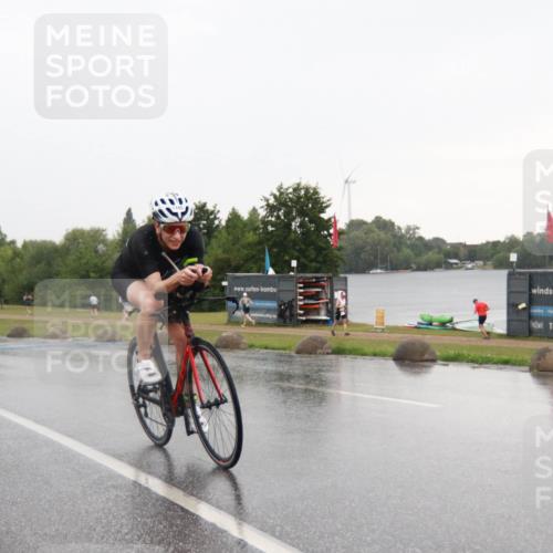 21.06.2025 - 27. Vierlanden-Triathlon H.Heesch http://msf.ph/oto/8013481 15.06.2025 13:39:54 Radfahren 1165 meine-sportfotos.de
