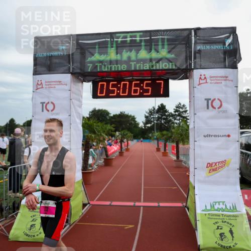 15.06.2025 - 7 Türme Triathlon Michael Strokosch http://msf.ph/oto/8013487 15.06.2025 15:06:57 Ziel 222 meine-sportfotos.de