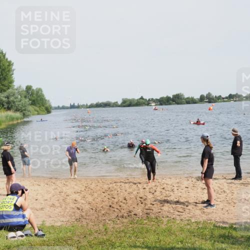 21.06.2025 - 27. Vierlanden-Triathlon MichiJ http://msf.ph/oto/8013492 15.06.2026 10:15:31 Schwimmen 508, 511, 542, 554, 613, 620, 631 meine-sportfotos.de