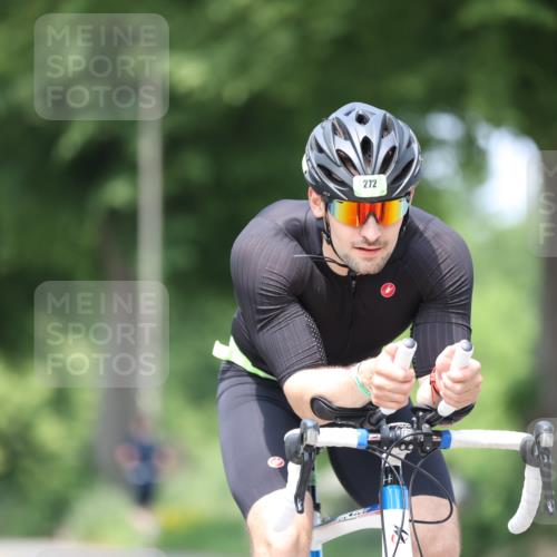 15.06.2025 - 7 Türme Triathlon Yannick Fuchs http://msf.ph/oto/8013500 15.06.2025 13:27:48 Radfahren 241, 331 meine-sportfotos.de