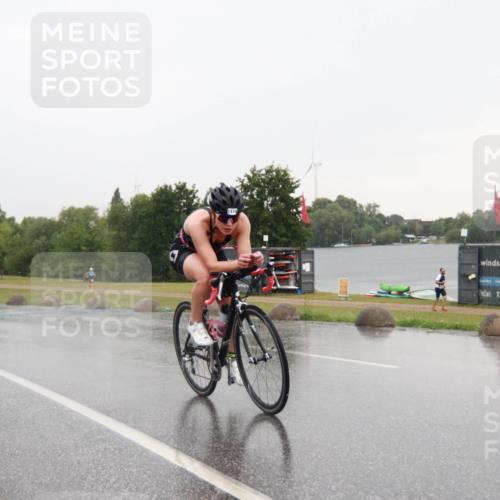 21.06.2025 - 27. Vierlanden-Triathlon H.Heesch http://msf.ph/oto/8013514 15.06.2025 13:41:32 Radfahren 1174 meine-sportfotos.de