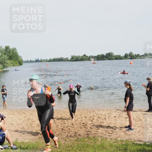 21.06.2025 - 27. Vierlanden-Triathlon MichiJ http://msf.ph/oto/8013531 15.06.2026 10:15:34 Schwimmen 508, 509, 511, 554, 620 meine-sportfotos.de