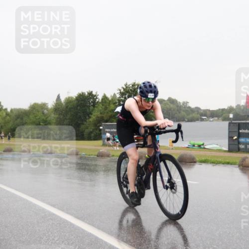 21.06.2025 - 27. Vierlanden-Triathlon H.Heesch http://msf.ph/oto/8013569 15.06.2025 13:42:38 Radfahren 1230 meine-sportfotos.de