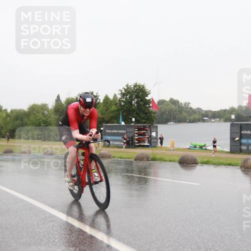 21.06.2025 - 27. Vierlanden-Triathlon H.Heesch http://msf.ph/oto/8013585 15.06.2025 13:43:18 Radfahren 1166, 1178 meine-sportfotos.de