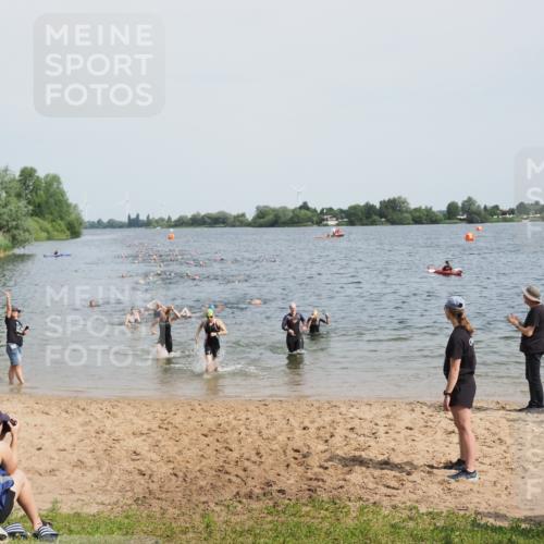 21.06.2025 - 27. Vierlanden-Triathlon MichiJ http://msf.ph/oto/8013596 15.06.2026 10:15:37 Schwimmen 483, 508, 509, 511, 564, 620 meine-sportfotos.de