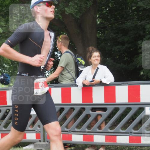 21.06.2025 - 27. Vierlanden-Triathlon KatJ http://msf.ph/oto/8013617 15.06.2025 13:10:59 Ziel 65, 797 meine-sportfotos.de