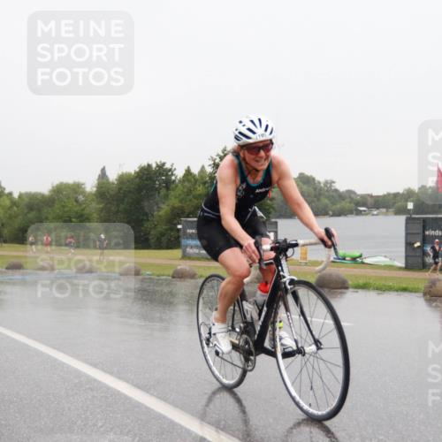21.06.2025 - 27. Vierlanden-Triathlon H.Heesch http://msf.ph/oto/8013625 15.06.2025 13:43:59 Radfahren 1167, 1185, 1195 meine-sportfotos.de