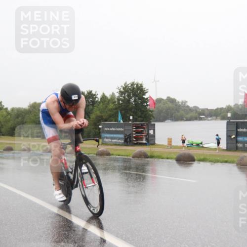 21.06.2025 - 27. Vierlanden-Triathlon H.Heesch http://msf.ph/oto/8013734 15.06.2025 13:49:27 Radfahren 1278 meine-sportfotos.de