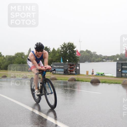 21.06.2025 - 27. Vierlanden-Triathlon H.Heesch http://msf.ph/oto/8013750 15.06.2025 13:50:20 Radfahren 1284 meine-sportfotos.de