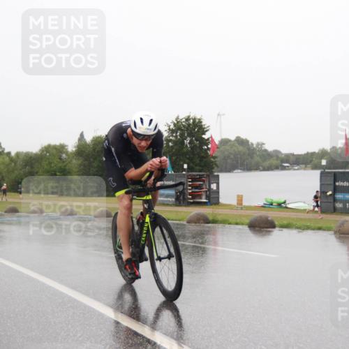 21.06.2025 - 27. Vierlanden-Triathlon H.Heesch http://msf.ph/oto/8013755 15.06.2025 13:50:43 Radfahren 1293 meine-sportfotos.de