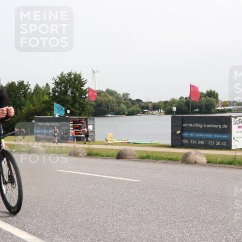 15.06.2025 - 27. Vierlanden-Triathlon H.Heesch http://msf.ph/oto/8013758 15.06.2025 11:11:21 Radfahren 77, 714 meine-sportfotos.de