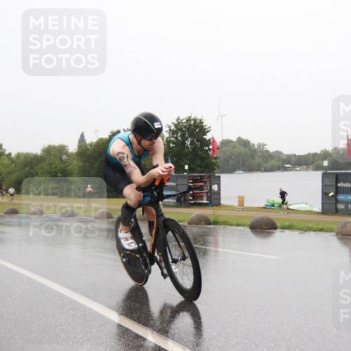 21.06.2025 - 27. Vierlanden-Triathlon H.Heesch http://msf.ph/oto/8013759 15.06.2025 13:50:50 Radfahren 1309 meine-sportfotos.de