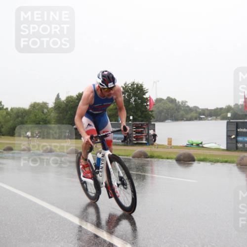 21.06.2025 - 27. Vierlanden-Triathlon H.Heesch http://msf.ph/oto/8013765 15.06.2025 13:50:53 Radfahren 1279, 1309 meine-sportfotos.de