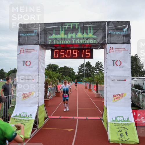 15.06.2025 - 7 Türme Triathlon Michael Strokosch http://msf.ph/oto/8013768 15.06.2025 15:09:15 Ziel 210 meine-sportfotos.de