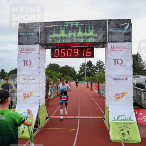 15.06.2025 - 7 Türme Triathlon Michael Strokosch http://msf.ph/oto/8013789 15.06.2025 15:09:16 Ziel 210, 291 meine-sportfotos.de