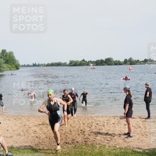 21.06.2025 - 27. Vierlanden-Triathlon MichiJ http://msf.ph/oto/8013793 15.06.2026 10:15:42 Schwimmen 483, 509, 511, 564, 577, 590, 630 meine-sportfotos.de