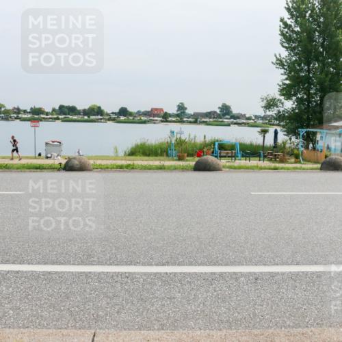 15.06.2025 - 27. Vierlanden-Triathlon H.Heesch http://msf.ph/oto/8013799 15.06.2025 11:09:12 Radfahren 32, 208, 505, 708 meine-sportfotos.de