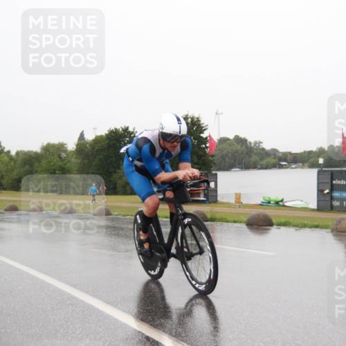 21.06.2025 - 27. Vierlanden-Triathlon H.Heesch http://msf.ph/oto/8013808 15.06.2025 13:52:26 Radfahren 1223, 1249 meine-sportfotos.de