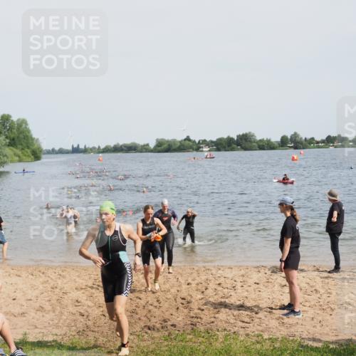 21.06.2025 - 27. Vierlanden-Triathlon MichiJ http://msf.ph/oto/8013809 15.06.2026 10:15:42 Schwimmen 483, 509, 511, 564, 577, 590, 630 meine-sportfotos.de