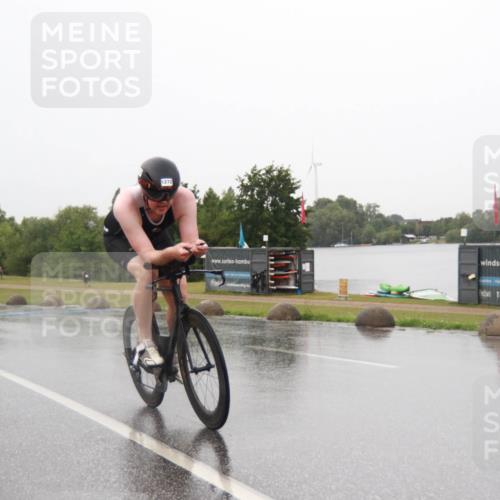 21.06.2025 - 27. Vierlanden-Triathlon H.Heesch http://msf.ph/oto/8013818 15.06.2025 13:52:47 Radfahren 1272 meine-sportfotos.de