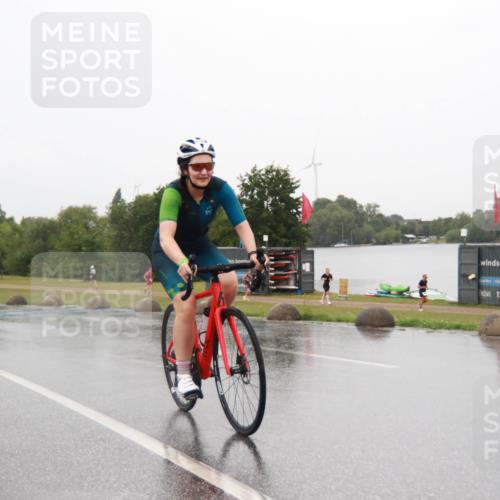 21.06.2025 - 27. Vierlanden-Triathlon H.Heesch http://msf.ph/oto/8013823 15.06.2025 13:53:09 Radfahren 1199 meine-sportfotos.de