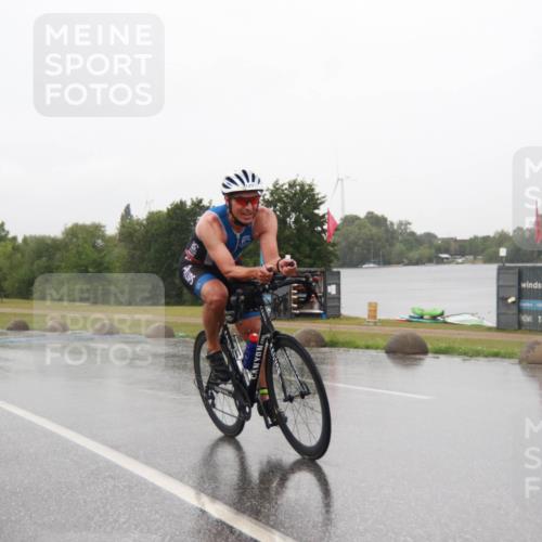 21.06.2025 - 27. Vierlanden-Triathlon H.Heesch http://msf.ph/oto/8013845 15.06.2025 13:54:57 Radfahren 1291 meine-sportfotos.de
