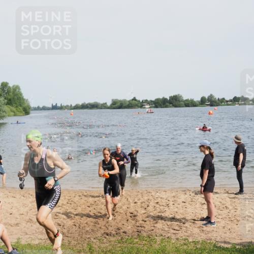 21.06.2025 - 27. Vierlanden-Triathlon MichiJ http://msf.ph/oto/8013847 15.06.2026 10:15:42 Schwimmen 483, 509, 511, 564, 577, 590, 630 meine-sportfotos.de
