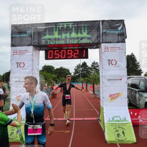 15.06.2025 - 7 Türme Triathlon Michael Strokosch http://msf.ph/oto/8013859 15.06.2025 15:09:21 Ziel 210, 291 meine-sportfotos.de