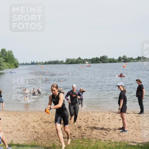 21.06.2025 - 27. Vierlanden-Triathlon MichiJ http://msf.ph/oto/8013898 15.06.2026 10:15:44 Schwimmen 483, 505, 509, 564, 577, 590, 630 meine-sportfotos.de