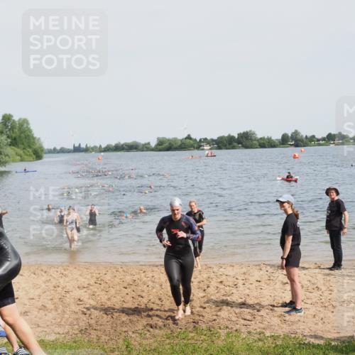 21.06.2025 - 27. Vierlanden-Triathlon MichiJ http://msf.ph/oto/8013946 15.06.2026 10:15:45 Schwimmen 483, 505, 509, 564, 577, 590, 630 meine-sportfotos.de