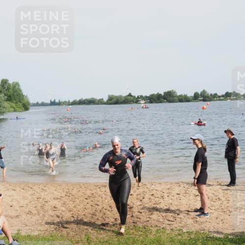 21.06.2025 - 27. Vierlanden-Triathlon MichiJ http://msf.ph/oto/8013951 15.06.2026 10:15:45 Schwimmen 483, 505, 509, 564, 577, 590, 630 meine-sportfotos.de