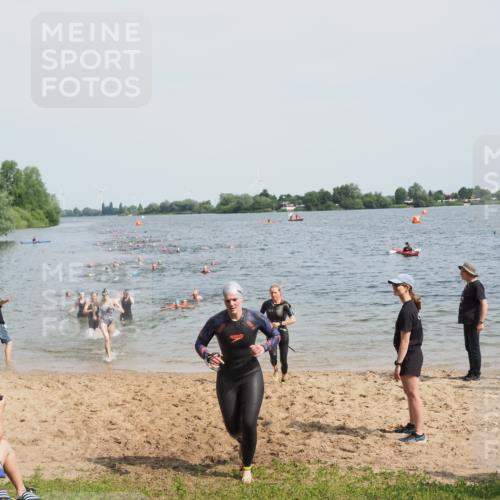 21.06.2025 - 27. Vierlanden-Triathlon MichiJ http://msf.ph/oto/8013963 15.06.2026 10:15:45 Schwimmen 483, 505, 509, 564, 577, 590, 630 meine-sportfotos.de