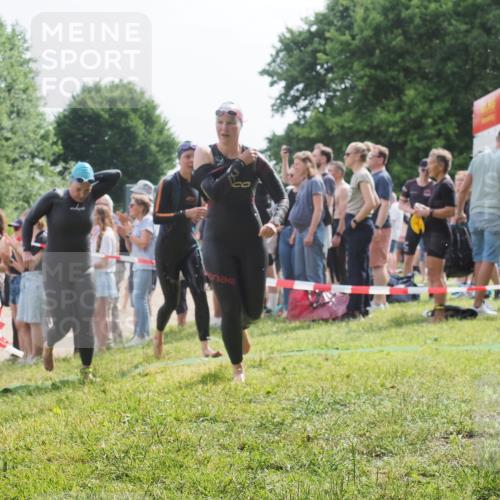 15.06.2025 - 27. Vierlanden-Triathlon KatJ http://msf.ph/oto/8013969 15.06.2025 10:15:00 Schwimmen 476, 521, 525, 528, 570, 592, 593, 605, 608, 1397 meine-sportfotos.de