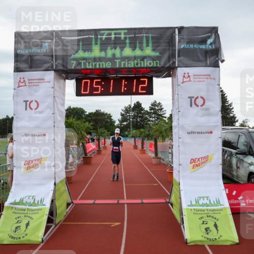 15.06.2025 - 7 Türme Triathlon Michael Strokosch http://msf.ph/oto/8013978 15.06.2025 15:11:12 Ziel 201 meine-sportfotos.de