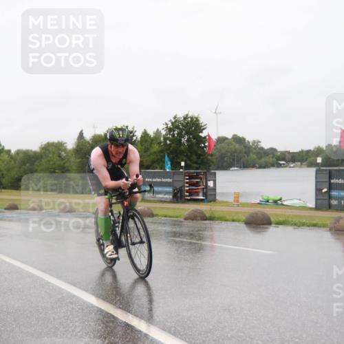21.06.2025 - 27. Vierlanden-Triathlon H.Heesch http://msf.ph/oto/8013990 15.06.2025 13:57:23 Radfahren 1233, 1251, 1271 meine-sportfotos.de