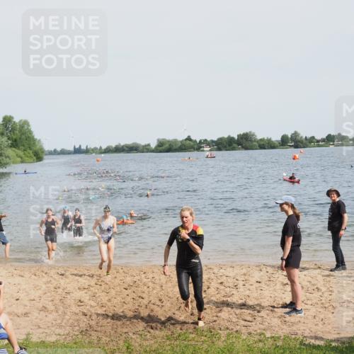 21.06.2025 - 27. Vierlanden-Triathlon MichiJ http://msf.ph/oto/8014033 15.06.2026 10:15:47 Schwimmen 483, 505, 509, 564, 577, 590, 630 meine-sportfotos.de