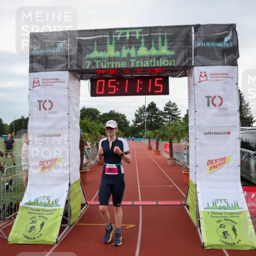 15.06.2025 - 7 Türme Triathlon Michael Strokosch http://msf.ph/oto/8014048 15.06.2025 15:11:15 Ziel 201 meine-sportfotos.de