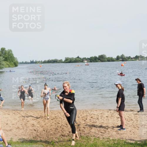 21.06.2025 - 27. Vierlanden-Triathlon MichiJ http://msf.ph/oto/8014052 15.06.2026 10:15:48 Schwimmen 483, 505, 509, 564, 577, 590, 630 meine-sportfotos.de