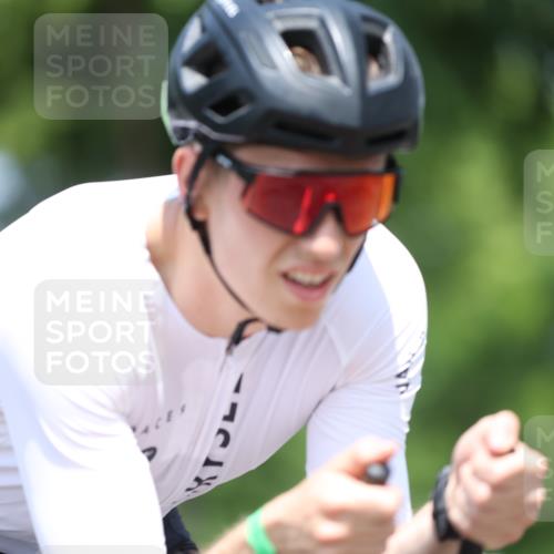 15.06.2025 - 7 Türme Triathlon Yannick Fuchs http://msf.ph/oto/8014057 15.06.2025 12:48:02 Radfahren 260, 317, 366, 374, 397, 504, 523, 566, 605 meine-sportfotos.de