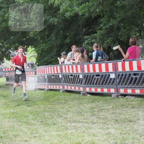 21.06.2025 - 27. Vierlanden-Triathlon KatJ http://msf.ph/oto/8014072 15.06.2025 13:11:44 Ziel 702, 962 meine-sportfotos.de