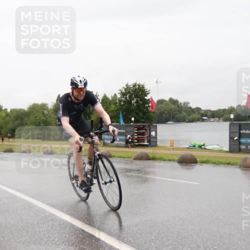 21.06.2025 - 27. Vierlanden-Triathlon H.Heesch http://msf.ph/oto/8014084 15.06.2025 14:00:33 Radfahren 1287 meine-sportfotos.de