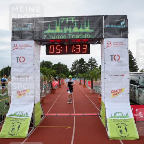 15.06.2025 - 7 Türme Triathlon Michael Strokosch http://msf.ph/oto/8014090 15.06.2025 15:11:32 Ziel 220 meine-sportfotos.de
