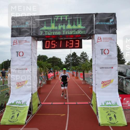 15.06.2025 - 7 Türme Triathlon Michael Strokosch http://msf.ph/oto/8014103 15.06.2025 15:11:33 Ziel 220 meine-sportfotos.de