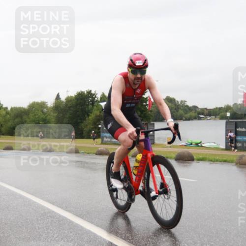 21.06.2025 - 27. Vierlanden-Triathlon H.Heesch http://msf.ph/oto/8014109 15.06.2025 14:01:03 Radfahren 1256, 1260 meine-sportfotos.de