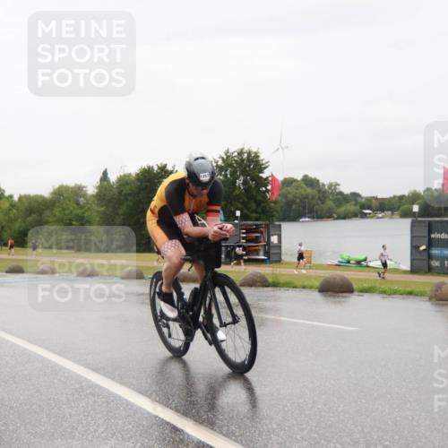 21.06.2025 - 27. Vierlanden-Triathlon H.Heesch http://msf.ph/oto/8014115 15.06.2025 14:01:23 Radfahren 1257 meine-sportfotos.de