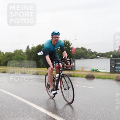 21.06.2025 - 27. Vierlanden-Triathlon H.Heesch http://msf.ph/oto/8014126 15.06.2025 14:01:48 Radfahren 1313 meine-sportfotos.de