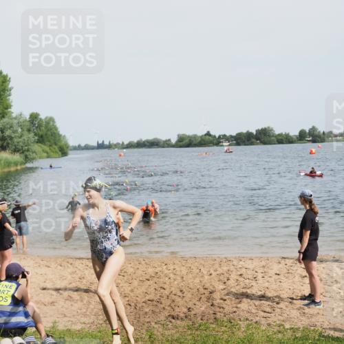 21.06.2025 - 27. Vierlanden-Triathlon MichiJ http://msf.ph/oto/8014137 15.06.2026 10:15:50 Schwimmen 483, 505, 564, 577, 590, 630 meine-sportfotos.de