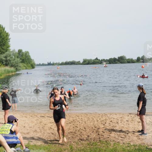 21.06.2025 - 27. Vierlanden-Triathlon MichiJ http://msf.ph/oto/8014158 15.06.2026 10:15:51 Schwimmen 483, 505, 547, 564, 577, 590, 606, 630 meine-sportfotos.de