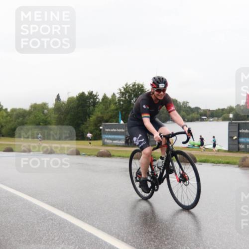 21.06.2025 - 27. Vierlanden-Triathlon H.Heesch http://msf.ph/oto/8014166 15.06.2025 14:06:14 Radfahren 1241 meine-sportfotos.de